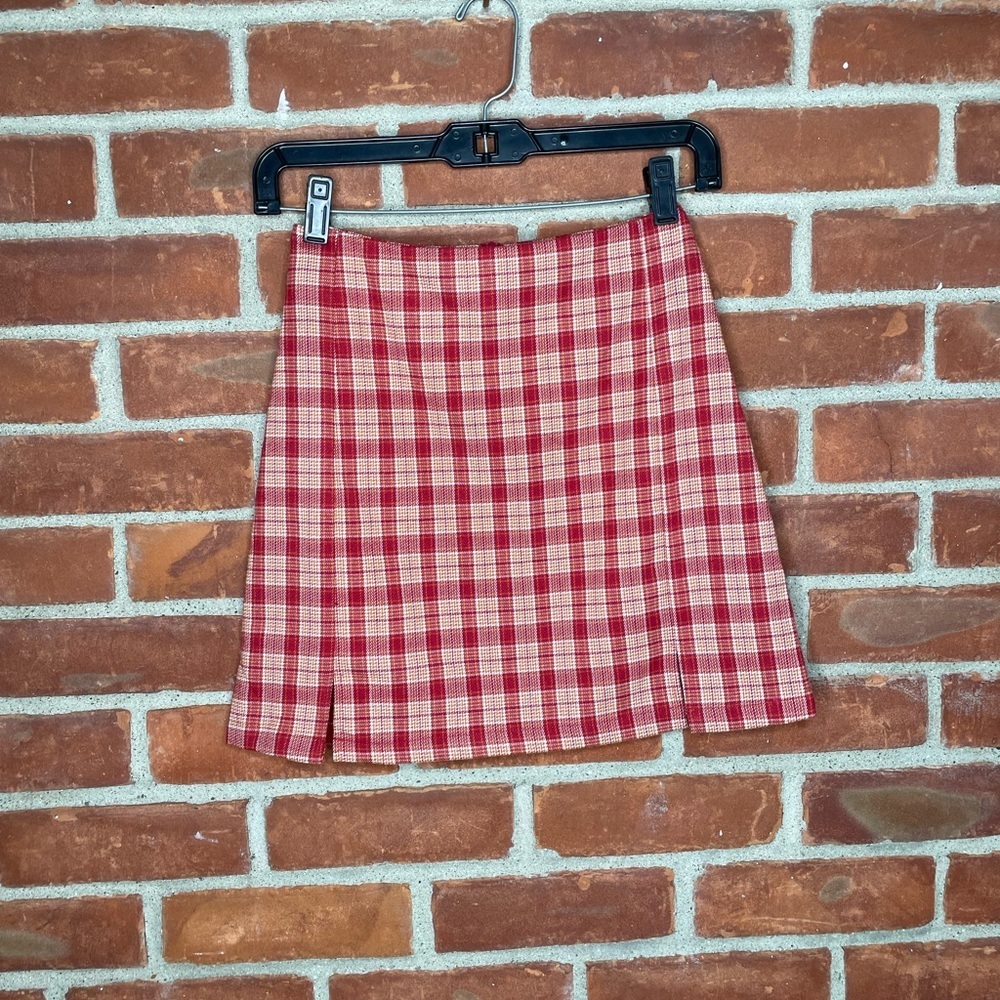 Brandy Melville plaid mini skirt - Picture 4 of 7